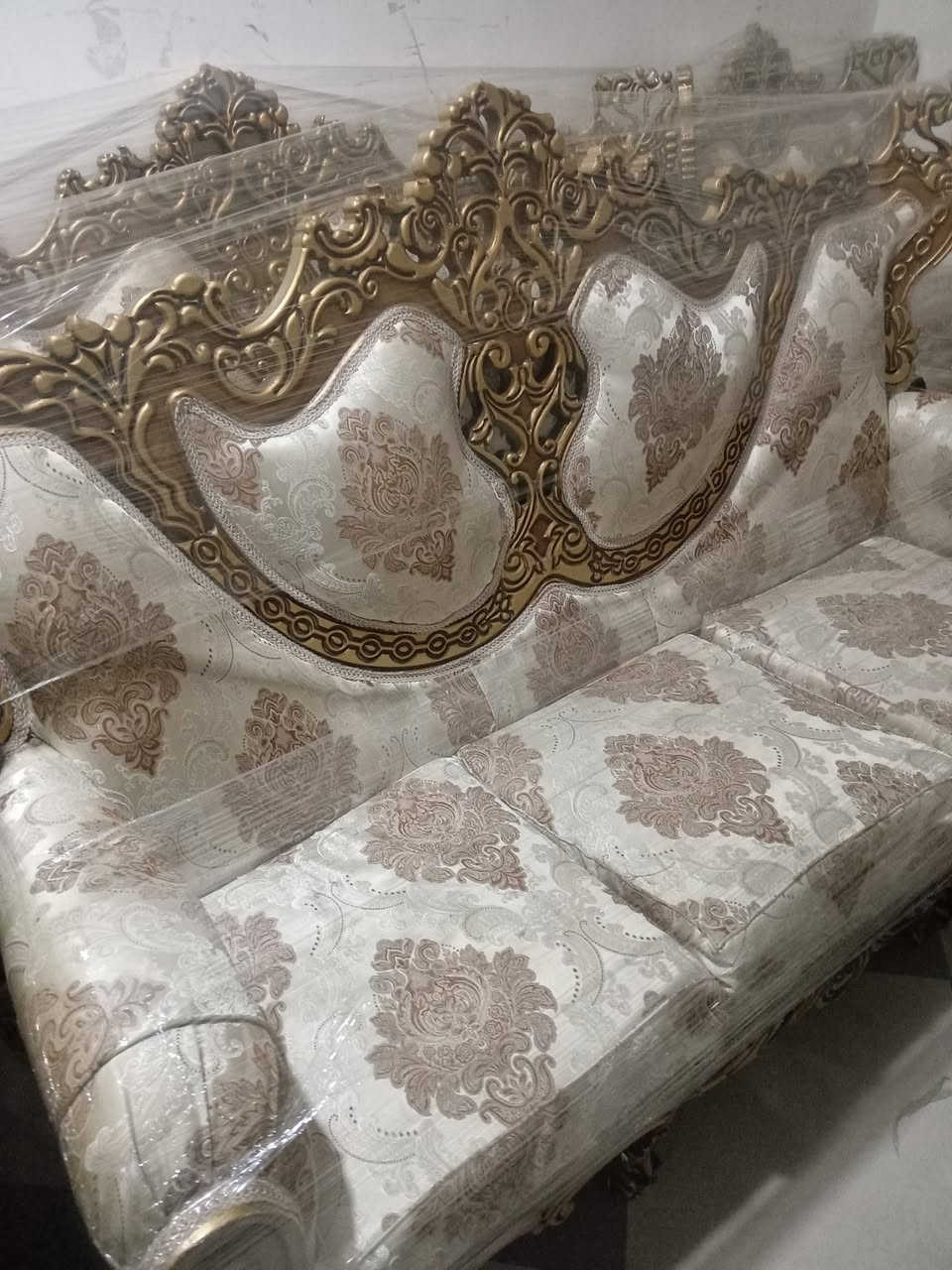 معرض اثاث بيتي رئاسة المعلمين قرب مجمع الشام الطبي ***********
