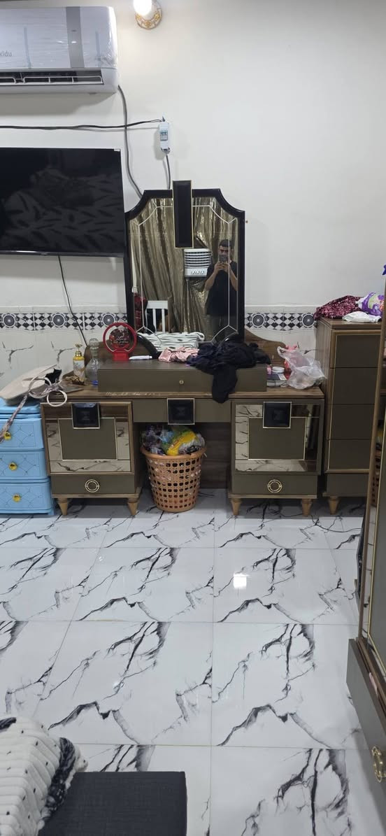 سلام عليكم غرفة للبيع النوع تركي عنوان بابل فرع الامام السعر 600الف ***********
***********
