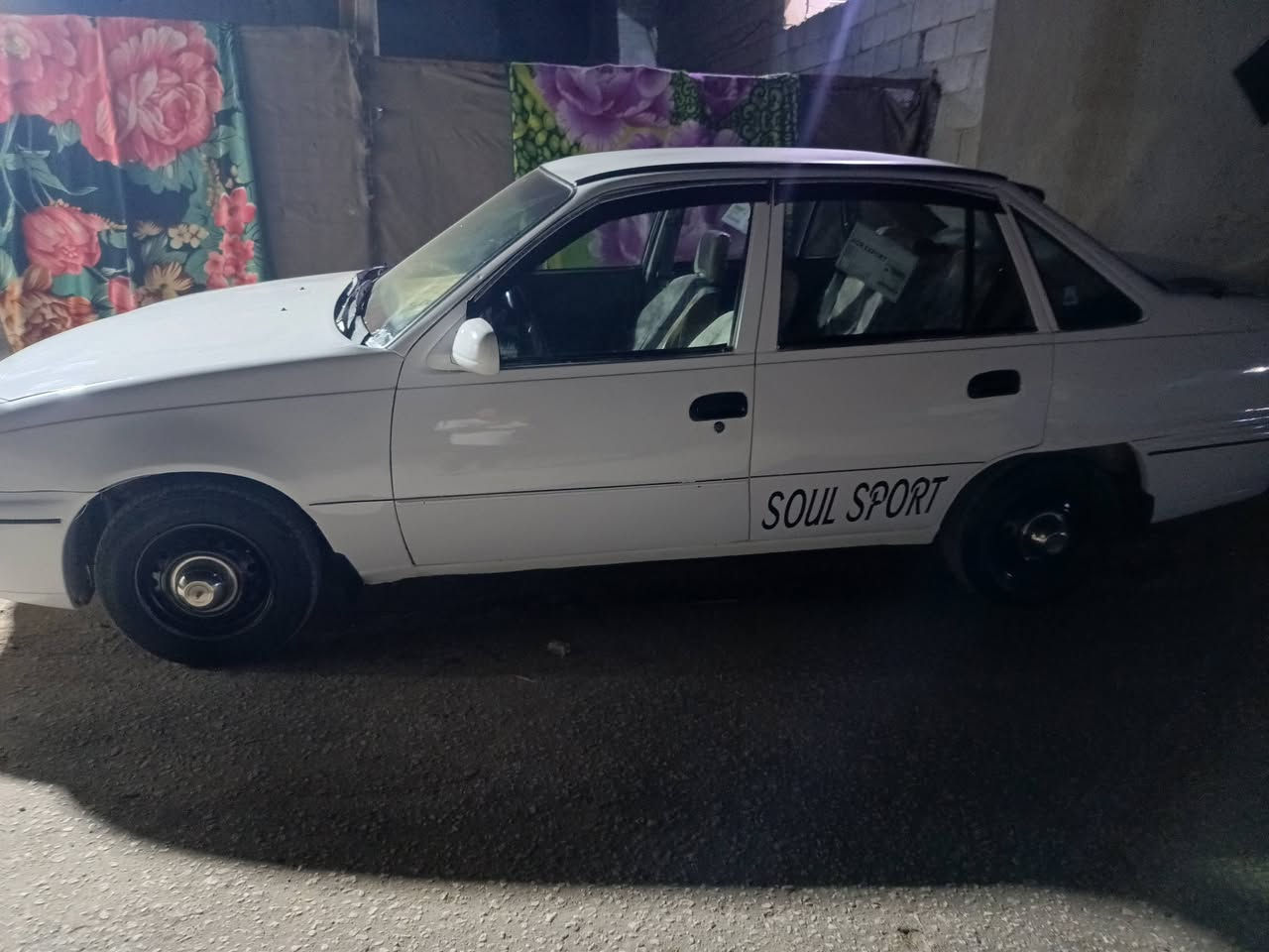 سلام عليكم اخوان عندي هاي سلو خاز ثالث وسنويتها ضايعه السياره معمره بلكامل من كهربايات حداديه  دوشمه صبغ عام فرن اريدمراوس بسايبه تكسي الي عنده يجيني خاص اويتصل ***********
