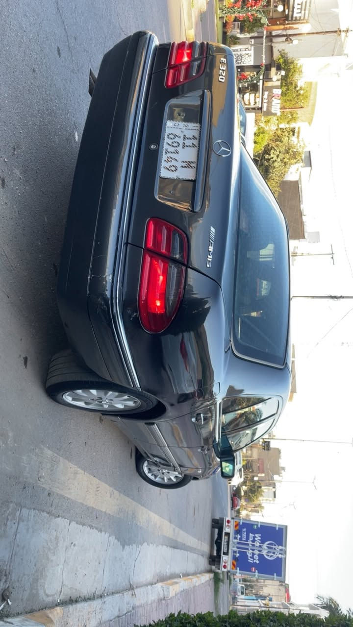مارسدس ام عيون E320 
فئة افنكارد اعلى المواصفات 
مديل 1995 محرك V المرغوب صبغ عام جمالية بدون ضربة وبدون كص نهائيا ،، السيارة ماشية 178 الف حقيقي كير مكينة بل جيس تبريد ثلج خير من الله  صدر امامي كلة جديد والعربانة الخلفية شديتهة كاملة جديدة قبل شهرين وارد يابان اصل وفصل ترايك للبصرة السيارة مناقصها اي شي رقم بغداد الدولي وبأسمي سنوية وهزة جديدة 
مكان السيارة. 
حي تونس آفاق عربية. 
السعر ١٠٥ وبيهة مجال للطيبين 
***********
