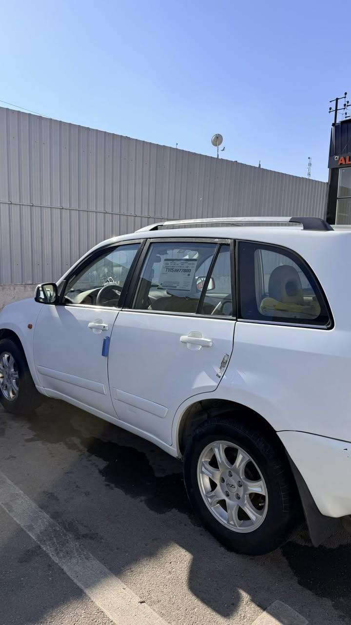 السلام عليكم شيري تيكو موديل 2012 بيها جاملغ وبداية الباب عكس السايق تعديل وصبغ
السياره كير اوتوماتيك ميكانيكي
محرك 2000
صدر امامي جديد باتري جديد عبوة فيتبم جديد مسويلها ادامة تنظيف 
مابيها تنقيص او نضوح محرك
شاشة اندرويد
كامره خلفية
فتحة بانوراما
زوج تايرات جدد
رقم بغداد انكليزي هزتها بعدلها عشر ايام وتسقط
سنوية باسمي سارية
السيارة كوم حديد بالباب تجي انت على الفحص تجي تفحص وتشوف بعينك كلشي وتاخذها تراي وين ما تريد المهم الفحص بايدك انت وتقتنع واككلك بالعافية
مشيتها ناعمه وحلوه وتطير ونصبتها كلش حلوه
السعر 58 وبيها مجال
بيها كم شغلة تنزل من سعرها باقي التفاصيل بالاتصال موجود واتساب
***********
