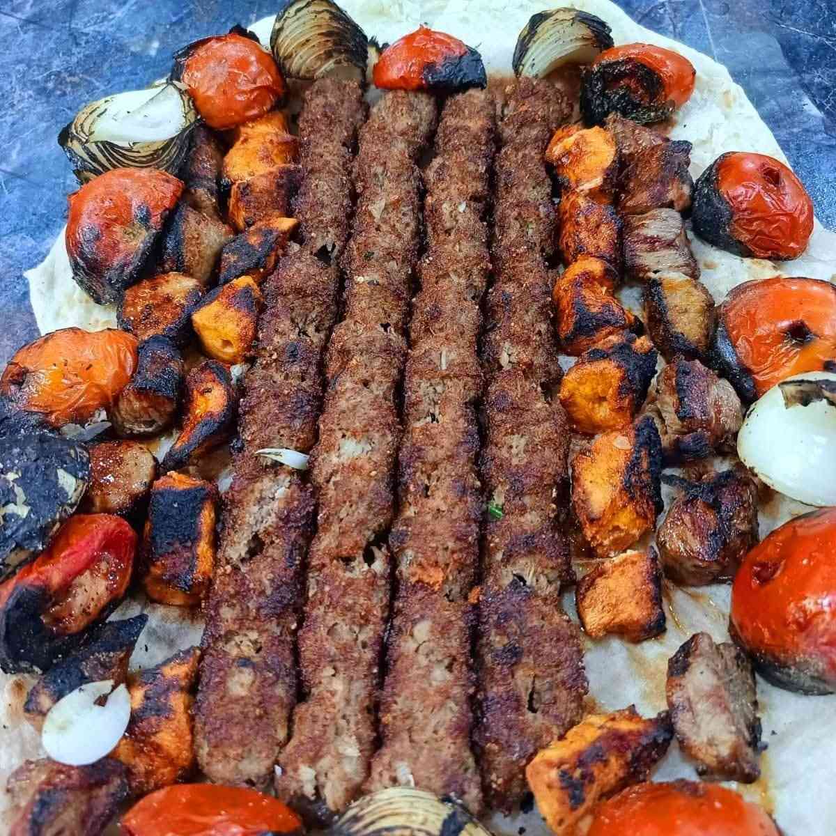 سيطرة تامة على الجوع والمزاج 🔥
الطعم الأصلي من اول لكمة واحدة
 طعم يخلي يومك يمشي صح
متوفر عدنا 
كبــــــــاب لــــحــــم غــنـــ👨‍🍳ـــم 
كــــــــباب لـــحـــــم عـــــجــــــ👨‍🍳ــل 
كبــــــــاب دجـــــ👨‍🍳ـــاج 
مشــــــــاوي بــــــــكل انــــــواعـــــ👨‍🍳ـــهــــــاااا 
اطلبها هسه وشوف شلون المزاج يتعدّل

🚩 للحجز والتوصــــــيل 
🚩للاتـــصــــال بــــالـــمطــعــم  
 📲***********
📲*********** 
📲***********

🚩بــــــــــــأدارة
 اولاد ابـــ➖ـــو يـــاســ➖ـــر
➖ العنــــــوان
➖ الـــــرمــــــادي
➖ ســـــدة البــــــعـــــلــوان
 ➖ اول بنــايــه قـــرب 
➖ جـــســر الجــزيــــــــره
