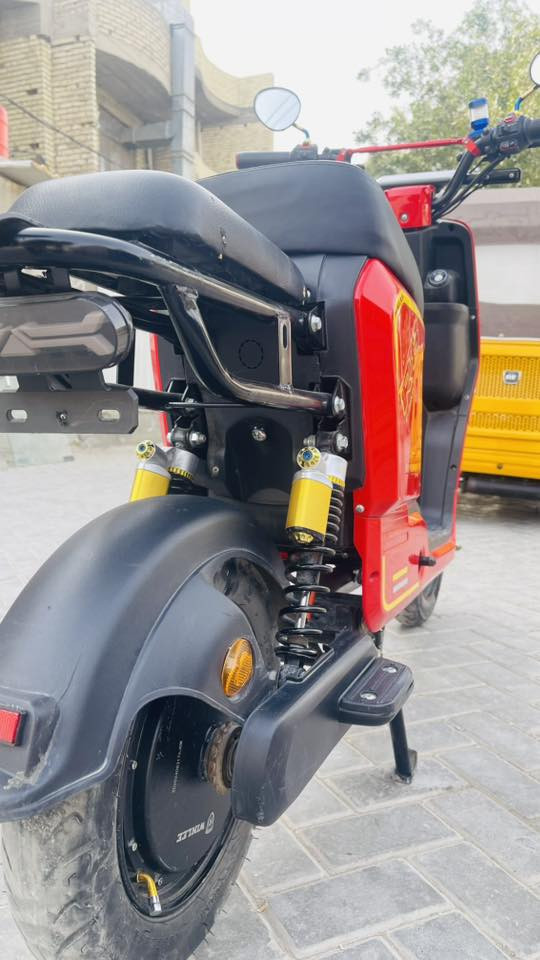 دراجه R8 نضيفه حيل وغراضه كله موجوده350 وبيه مجال  ***********
