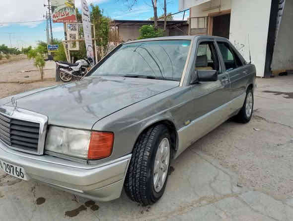 190 طيارين رقم أربيل إنكليزي، مكينة وكير مكفولات، تبريد شغال، كير عادي 5 نمر وعندي كير أوتوماتيك كامل مع تفرعاته احتياط أنطيه مع السيارة حدادية 90% لا يوجد حادث قوي، بدون خياسات، وكالة عامة باسمي تحويل مباشر، سعرها 40 بيها مجال للجاد بالشراء، مكاني بغداد سبع أبكار
***********
