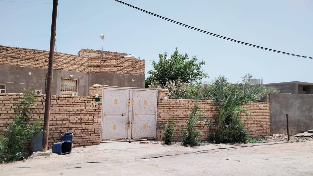 دار للبيع 400 متر
الصخيين شارع علي الاكبر مقابل الطاقة الكهربائية 
السعر 115 
التفاصيل ***********
