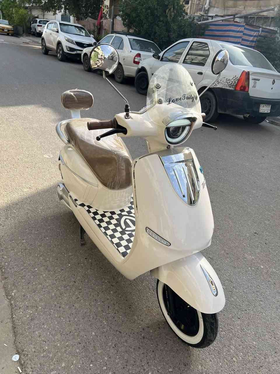 السلام عليكم دراجة شحن شركة  Tailg 

صارلي شهر من شتريتهة النضافة 99‎%‎
الدراجة كلش نضيفة الشحنة الوحدة تمشيك 75كيلو 
دبل بصمة رماش وبك وتربط على تطبيق التلفون 
السعر 900وبيهة مجال المكان بغداد الشعله ***********
