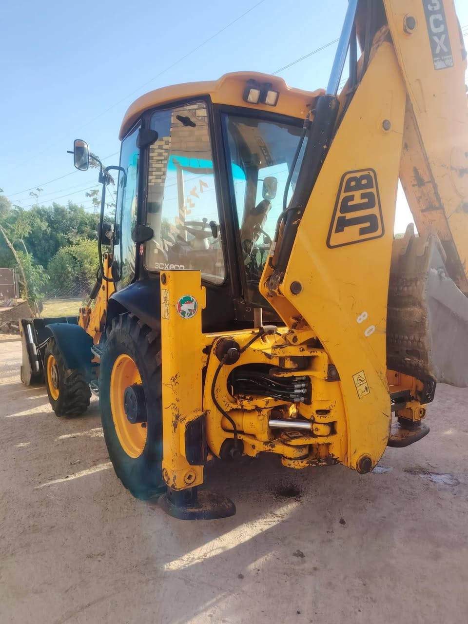 سلام عليكم جيسي بي للبيع موديل 2006  الاستفسار عله هذا الرقم ***********
