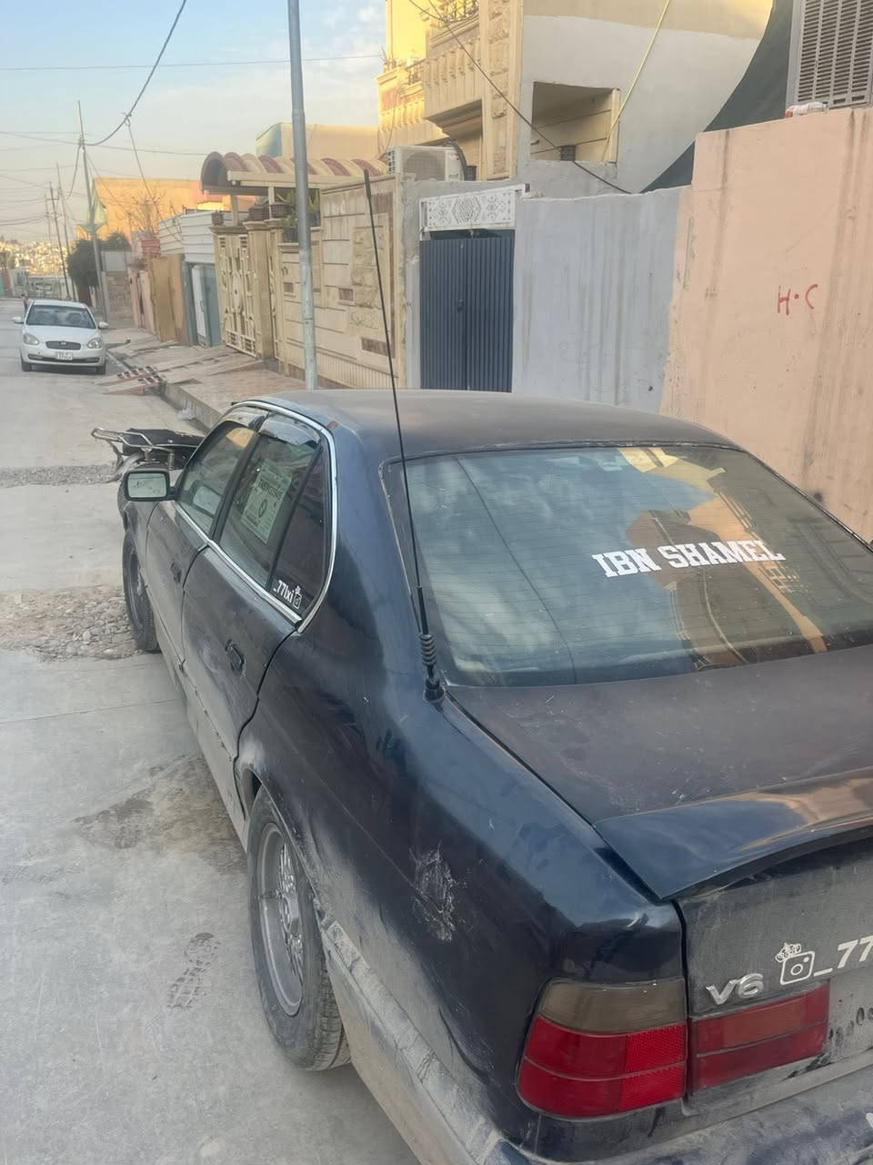 BMW للبيع موديل 94
يرادلها ترتيب شويه السعر ٤٦ وبيها مجال بسيط 
العنوان ١٧ تموز قرب فلافل كرم دبل 
***********
