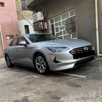 السلام وعليكم سوناتا موديل 2023مواصفات عاديه SE محرك 2.5تنفس طبيعي الم...