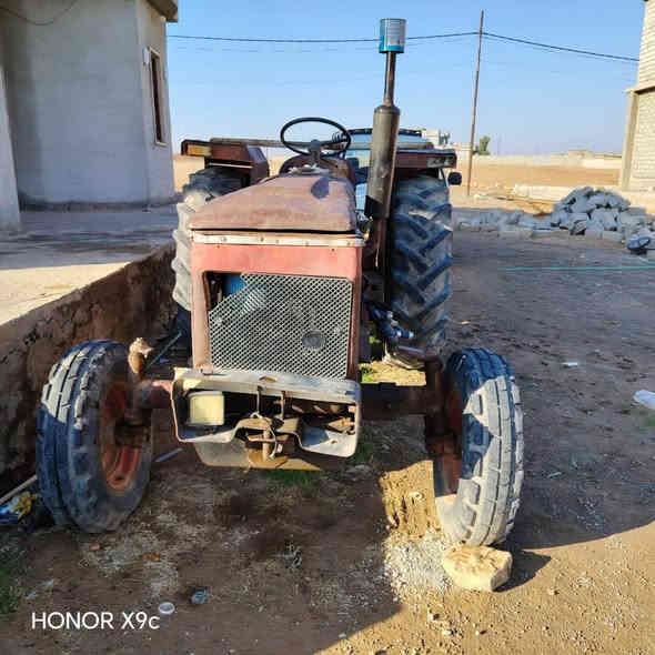 السلام عليكم يوجد تركتر عنتر ٧١ كامل شقال نكره سلف هودر ليك شقال محررك شرط لاصرف ولانفخ السعر خاص *********** ناحية الشوره موديل 81
