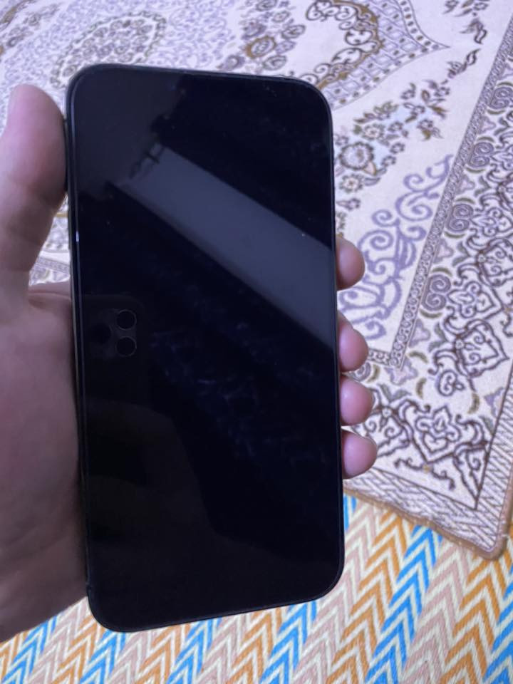 السلام عليكم ايفون 13 برو ماكس 256زيتوني بطارية 85 
مكفول كلشي ممبدل بي جهاز ع ايدي للبيع مكاني بغداد 
السعر (675) ***********
