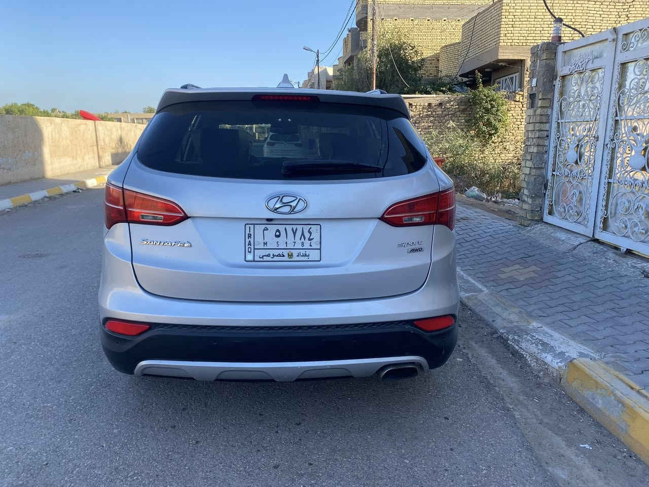 سلام عليكم ورحمة الله وبركاته للبيع او للمراوس هونداي سنتافيا   وارد امريكي مكينه ٢٤٠٠ جي دي اي موديل ٢٠١٤ بغداد بأسمي فول مواصفات حساسات كامره خلفيه اشاره ترحيب اشارة بالمري بصمه تدفئه تبريد كشنات حره تحويل ثاني  حادثه فقط بنيد بأمريكا السعر ١٣٠ وبي مجال ***********
