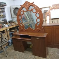 ميز مرايه صاج نضيف جدا السعر 60وبي مجال بسيط منطقة الشعب 07707571864