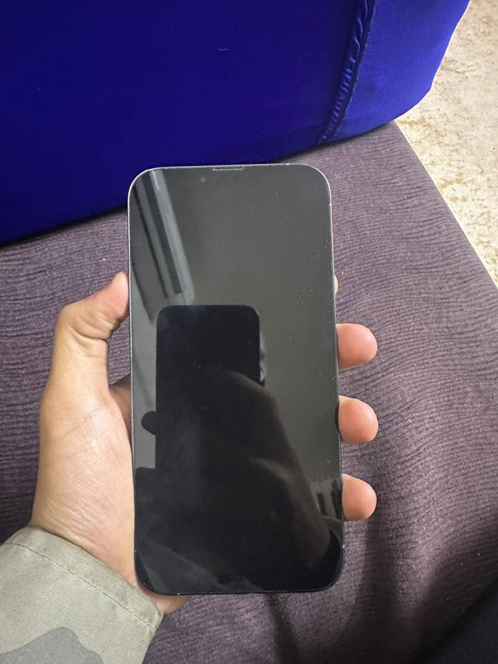 13برو ماكس وتر بروڤ
256 فايف جي فقط السماعه الجوه توكف وتشتغل ماتاثر  كامل ملحقات كارتونه وصل الشركه مبايل جديد ونضافه100. مراوس 14برو ماكس او بيع تواصل فقط واتساب ***********
