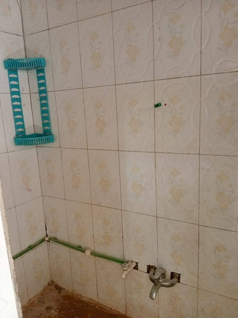 بيت للرهان حي ميسان قرب شارع البوريات ع الشريط مساحه 100متر يحتوي على غرفه وصاله واستقبال ومطبخ وصحيات سعر الرهان 

السعر 35مليون 

مده الرهان سنه وقابل للتجديد 

للاستفسار والمعلومات الاتصال بنا ع *********** 

او مراجعه مكتب ألروان للوساطه العقاريه والمقاولات العامه 

عنوان المكتب حي ميسان ع الشريط قرب صيدليه الشراع مقابل الاستداره مباشر 

عندك بيت عرصه للبيع راسلنه وات ساب وتدلل 

مستعدون لشراء الدور والعرصات حي ميسان فقط
