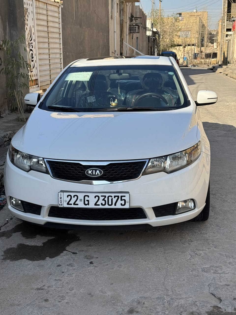 كيا سيراتو 2012
مكفوله كفاله عامه من كلشي 
 سنويه وأرقام جديده تحويل يعني السياره جديده بمعنى الكلمه سياره جهازه 
مابيها نقص ويل 17 فول موصفات 
للاستفسار ***********
