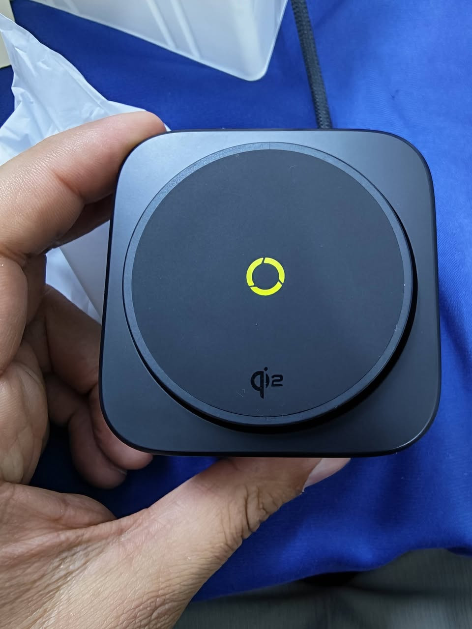 هذا المنتج هو قاعدة شحن باسيوس المغناطيسية اللاسلكية 9 في 1 (Baseus MagPro Series 9-in-1 Wireless Charging Dock).
يتميز بشاحن لاسلكي مغناطيسي بقدرة 15 واط متوافق مع تقنية MagSafe.
يعمل كقاعدة توصيل (Docking Station) مع منافذ متعددة، بما في ذلك HDMI بدقة 4K.
يوفر شحناً سريعاً للأجهزة مثل الهواتف وأجهزة الكمبيوتر المحمولة.
يأتي بتصميم مدمج وسهل الاستخدام.
أول تم 60


**إذا كنت صاحب هذا الإعلان وتريد حذفه لأي سبب، رجاءا أرسل رسالة إلى الدعم الفني**