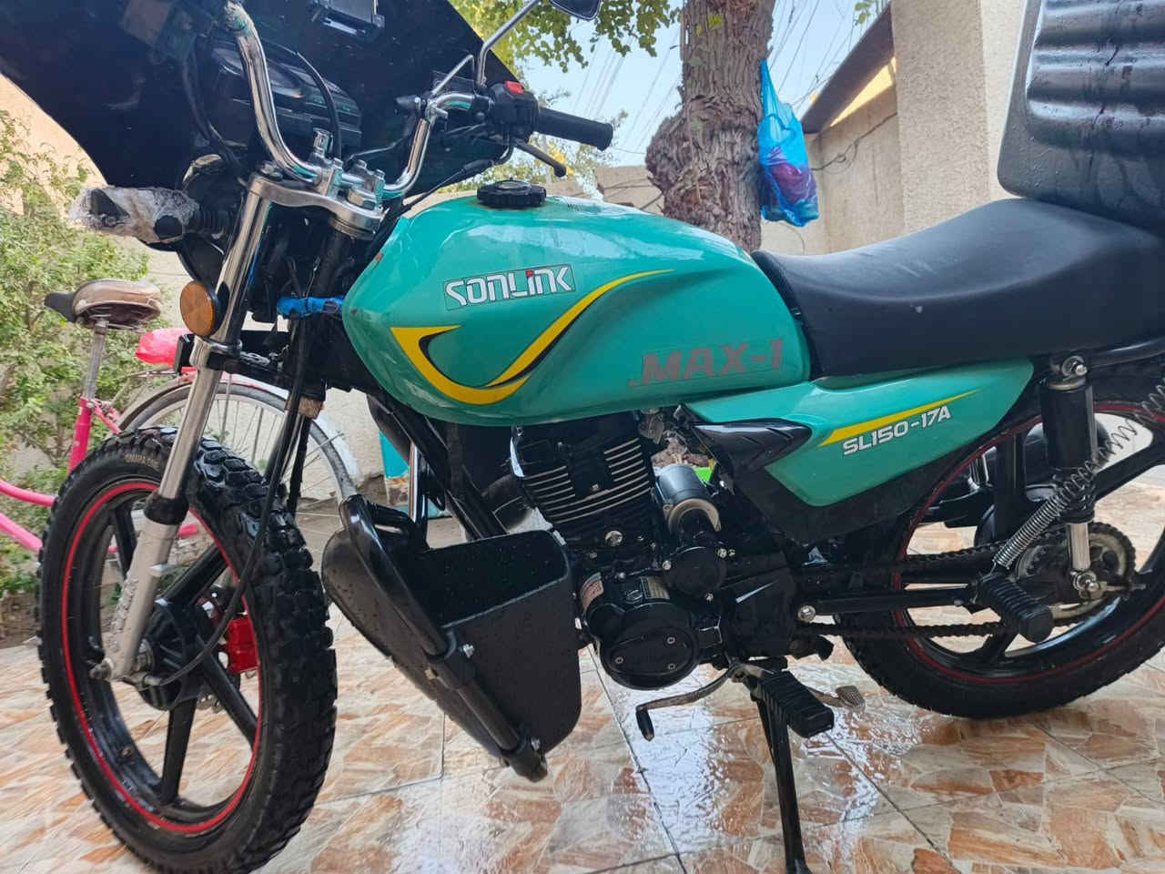 سلام عليكم دراجه سونك ماكس للبيع موديل 2024 نازله بل 2025 سعر وبيها مجال 775/ لمكان البياع/ باقي لتفصيل واتساب ***********
