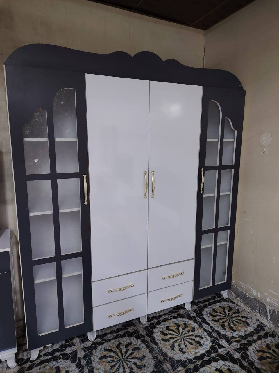 غرفة نوم 🛌 5قطع تفصال 🔨خشب 🪵 MDF 🪚 مستخدم سبوع كنتور4بيبان ✅السعر 450  بي مجال للاستفسار والطلب يرجى إرسال رساله اوالاتصال بل رقم ***********واتس أب العنوان كركوك حي العروبه قرب جامع الله آكبر 📍📍
