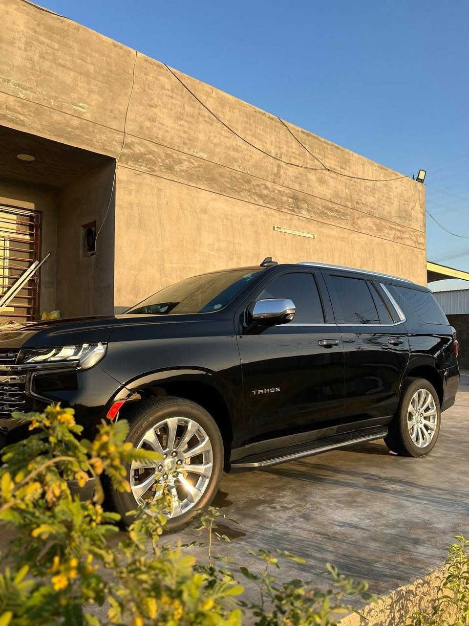 تاهو 2021 بريمير
السلام عليكم 
تاهو 2021 بريمير   فوول مواصفات عدا الدوسات مو كهرباء
رقم اربيل بأسمي  هزة وسنوية جديد والهزة جديدة ومساقطة بشهر ال7 مجددها مغلفة ppf السيارة ماشية 47 الف ميل حقيقي بدون اي نقص جاهزة وجديدة جداً تخم تاير جديد شادلها وصيانه كامله مسويلها من ادامة وسيرفس امانة الله ع ايدي  كير مكينة تبريد كله كفاله ومامفتوحات. السيارة وارد امريكي داخلة كلين تايتل بدون حادث يمي صار بيها صبغ جاملغ خلفي فقط اثر شخوط خباثة والسونار مرفق بالصور مكانها بغداد السيدية
مواصفاتها 
داتا شو
كشنات منفصل vip
5 كاميرات 
بانوراما 
وباقي مواصفات البريمير المعروفة عارضها ب46 الف دولار وبيها مجال بسيط لأن السيارة جديدة وبالعافيه ع ياخذها 
للأستفسار ***********
