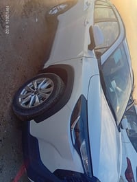 متوفر خط من الرابعه عصرا الى 10 او 11 ليلا سياره حديثه مكاني اليرموك.....