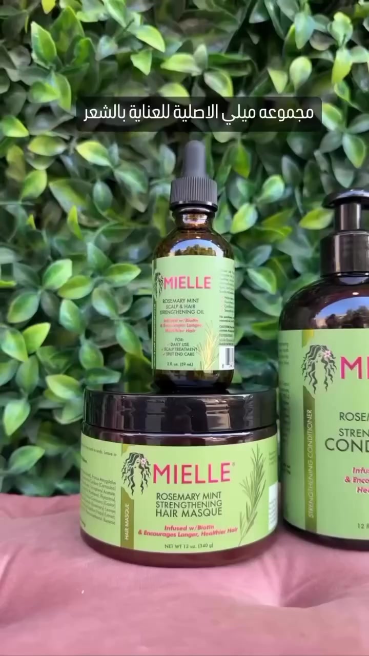 اقوى مجموعة منتجات تصفيف وعناية بالشعر عضوية بخلاصة اكليل الجبل والنعناع وغنية بالبيوتين تقوي وتعزز نمو الشعر وتجعله صحيا اكثر من 👇
براند ميلي الامريكي 🇺🇸 الاصلي 💯 
المجموعة تتكون من شامبو وبلسم وماسك للشعر وزيت اكليل الجبل .
جميعهم بخلاصة زيت اكليل الجبل والبيوتين اكثر مادتين فعالتان لزيادة نمو وكثافة الشعر بشكل ملحوظ على كلا الجنسين، الرجال والنساء واستخدام المجموعة بأكملها سوية يساعد على الحصول على مفعول اسرع ونتيجة مضمونة اكثر

بالنسبة لطريقة الاستخدام: بداية يوضع الزيت على الشعر وله طريقة معينة لفرده ما بين جذور الشعر جيدًا، ممكن ان تضع منه على الشعر وتتركه ليلا عليك او تركه لمدة 10 دقائق وبعدها الذهاب للاستحمام بشامبو مايلي.

الخطوة الثانية: الاستحمام بشامبو ميلي يوضع الشامبو على الشعر المبلل ثم القيام بمساج خفيف على فروة الرأس ويترك قليلا بعدها يشطف الشعر

الخطوة الثالثة: بلسم ميلي ، يتم وضعه بعد الشامبو على الشعر المبلل وفركه من الأطراف لحد الجذور يترك 5-10 دقائق على الشعر وبعدها يشطف

الخطوة الرابعة : قناع ميلي يوزع بشكل كامل على الشعر من الجذور للأطراف ويترك على الشعر مدة 15-20 دقيقة وبعدها يشطف
المنشأ امريكي اصلي🇺🇸


**إذا كنت صاحب هذا الإعلان وتريد حذفه لأي سبب، رجاءا أرسل رسالة إلى الدعم الفني**