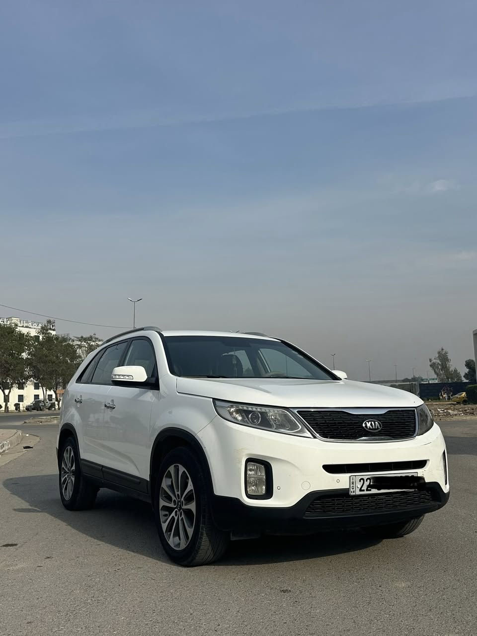 سورنتو خليجي 
 ٢٠١٥ للبيع
فول مواصفات عدا بانوراما
٤ سلندر/٧ راكب/٣ قطع تبريد/بصمه تشغيل + ابواب / أشاره ترحيب/ يدات نيكل ستيل /كاميرا/ حساسات جانبية/كشن السايق كهربائي/تحكمات ستيرن/ ويل كروم حجم ١٩/بردات بلادي /كشن السايق كهرباء / مرايه شفط
ومواصفات اخرى / كير ومحرك مكفولات ماشيه 160 كم 

موصل 
***********
