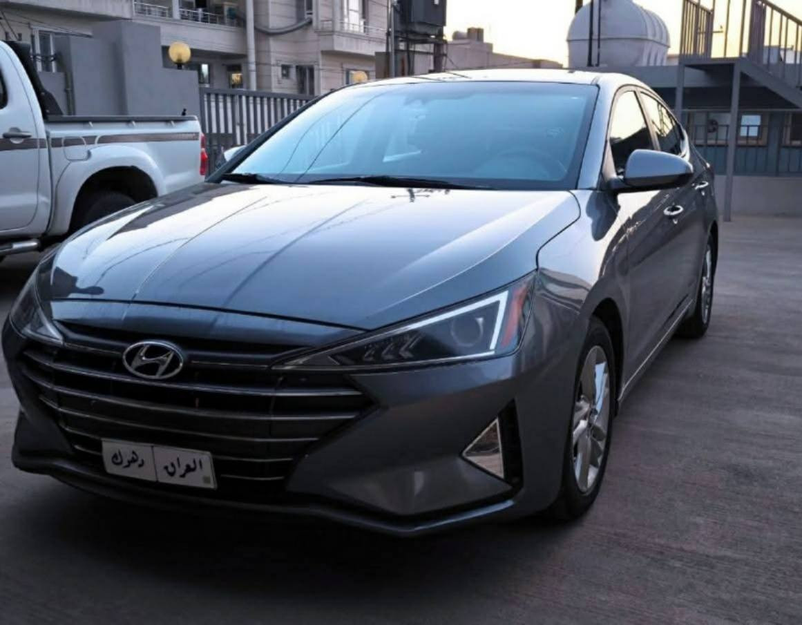 سلام عليكم
  ؟ بيع فقط؟ 
النترا امريكي  موديل 2019 ماشي 94 مايل حقيقي محرك ( 20 ) دوش شرط مامفتوح كير ( at)  بيها جاملغ و بونيد صبغ و ثلث قطع  كلير امريكا شاصي شرط اربك استيرن وجوا طاك رقم الشاصي و السونار  موجود رقم  سنويه لي 27 السعر 123 بي مجال قليل عليها غرامه 310 الف ينزل من السعر مكان السياره دهوك رقم موبايل *********** وتساب دهوك, العراق
