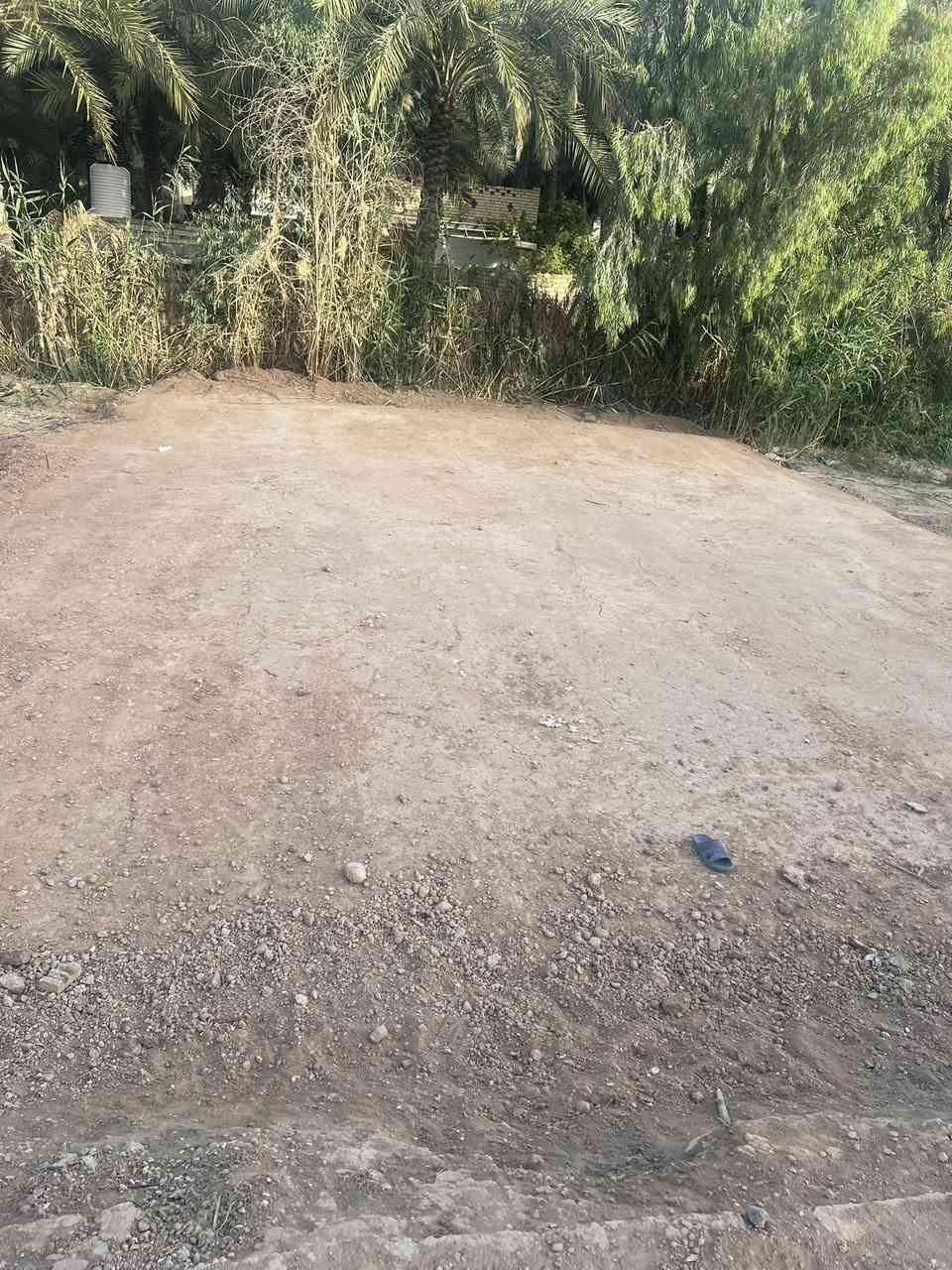 قطعه ارض للبيع البوبيات مقابل عمود ٥٣ داخل الفرع عرض الفرع ١٠ متر مساحه الأرض ١٦٢ مترالواجه ٩.٥ النزال١٧.٥ لاستفسار ***********
