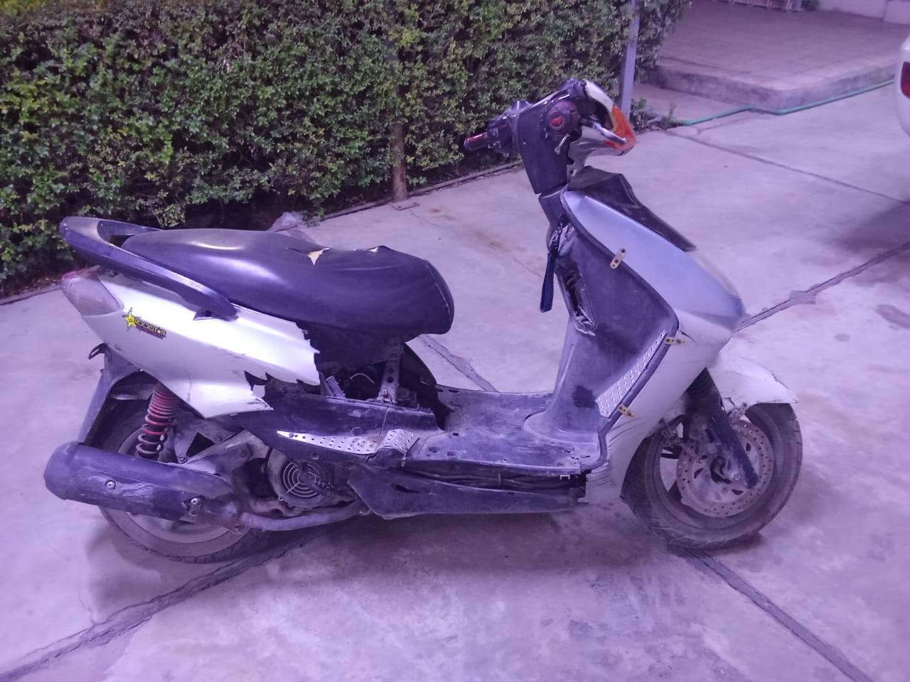 دراجه سكنس نثيه تشتغل نكرة سلف كهربائيات شغاله بس الوايرات يحتاجلهن تعديل  بس يحتاجلها گفرات دراجه تخبل  الشوته و الكابريتر البلاديات موجودات مجفته قبل اسبوع السعر 400 بغداد
***********
