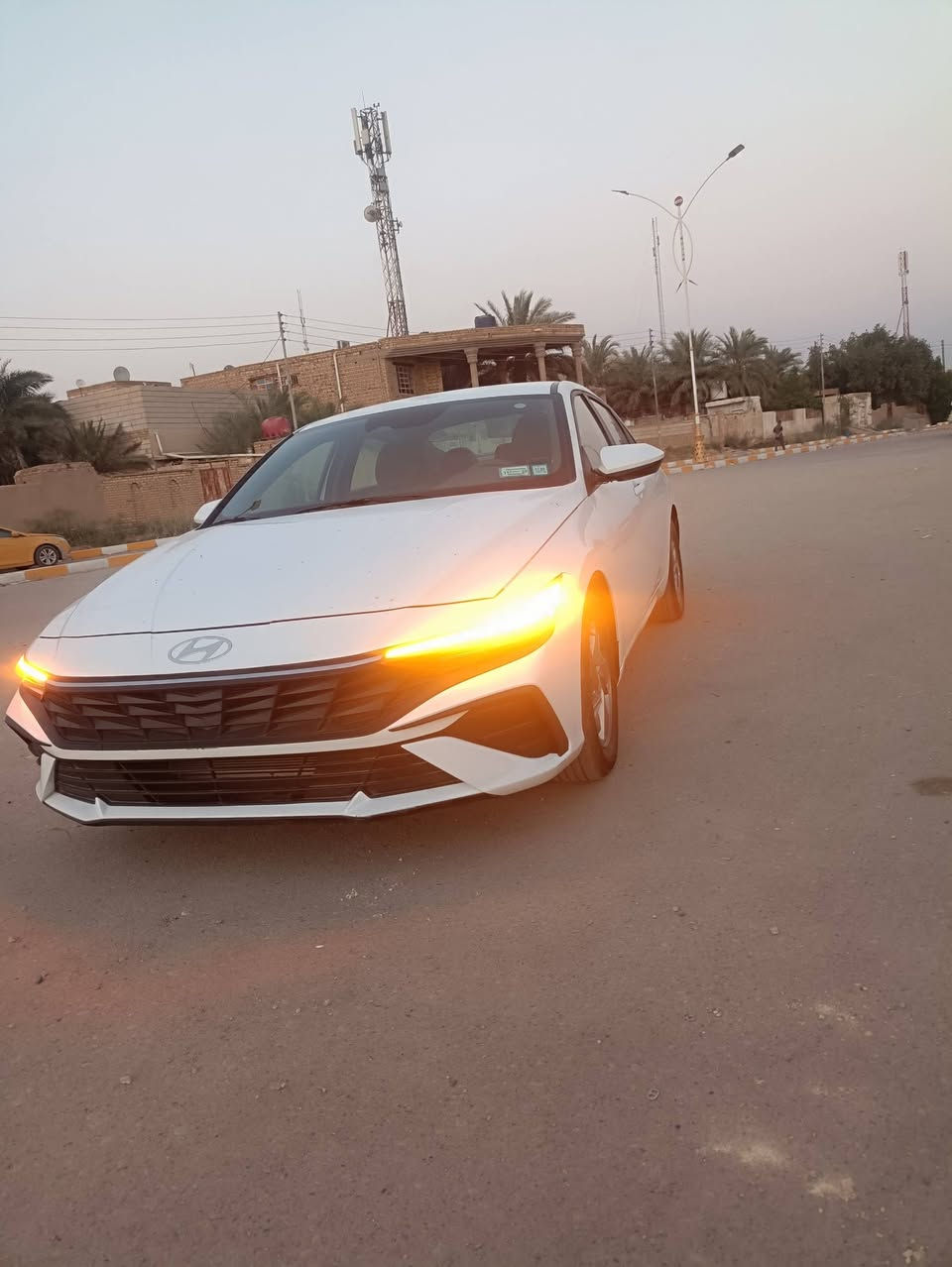 الانترا وارد امريكي ابيض زيرو ماشيه الفين فقط
تبديل باب السائق اصلي نفس الون فقط وصور الحادث بلمنشور
تحديد مسار 
قياده اليه
حساسات امامي خلفي 
كامره دوراره
رادار جانبي 
مانع تصادم 
اوتو ستوب 
مكينه الفين دوش
السعر ١٦٥ 
ذي قار سوق الشيوخ 
***********
