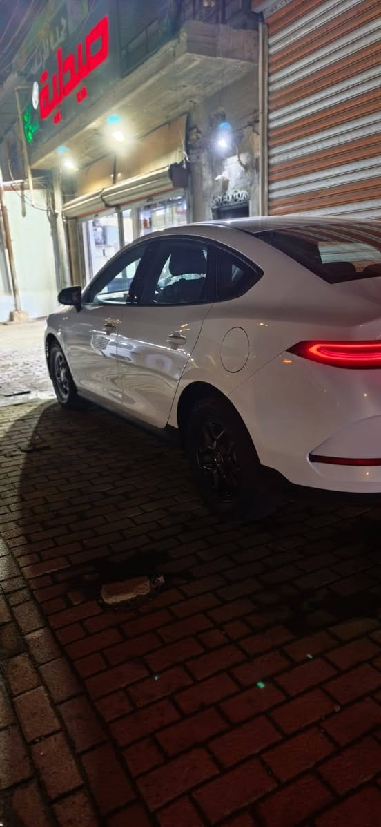 السلام عليكم للبيع سياره على وظع الشركه بسمي 17.500 ماشيه 6الف قابل لزياده ***********
