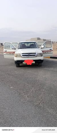 سيار ه نضيفه مكفوله الرقم 07701019606