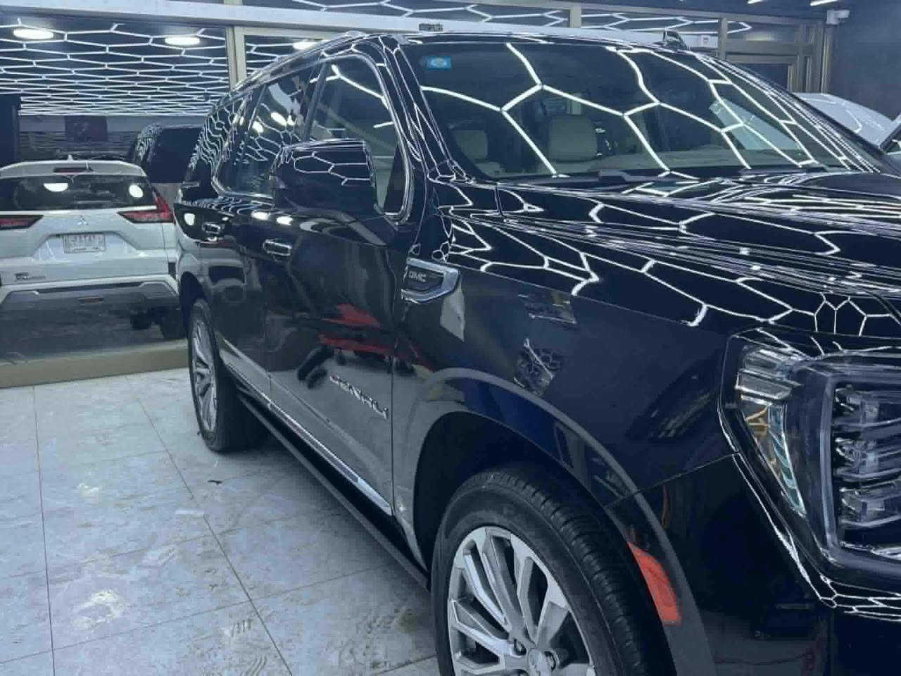 سلام عليكم جمسي دنلي
موديل 2023
رقم بغداد
مواصفات:
بصمة عدد 2 وتشغيل عن بعد
 سلايد فتحتين بانوراما 
ماشية 37 الف
داتا شو وعرض على الجامة الامامية
شاشات خلفية 
لايتات زنون اصل عدسات
بلاجكتور زنون LED
داخل لونين 
بصمة ابواب 
تشغيل عن بعد 
كشنات  كهربائي 
كشنات خزن 
كشنات تدفئة وتبريد 
كشنات خلفية تدفئة 
كشنات مساج
دبلات كهرباء  
رادار امامي خلفي 
رادار نقطة عمياء 
رادار خط شارع 
كاميرات 360 
صندوك كهربائي 
شاشات عدد 3 
حساسات امامية خلفية 
ثلاجة 
ستيرن كهربائي 
ستيرن هيتر
مرايات كهربائي 
دوس كهرباء
رقم بغداد دولي باسمي تحويل مباشرة سنويه هزه جديد 
60 الف يعني 6 شدات بي مجال 
اي استفسار 
*********** 
مكان بغداد الدورة
