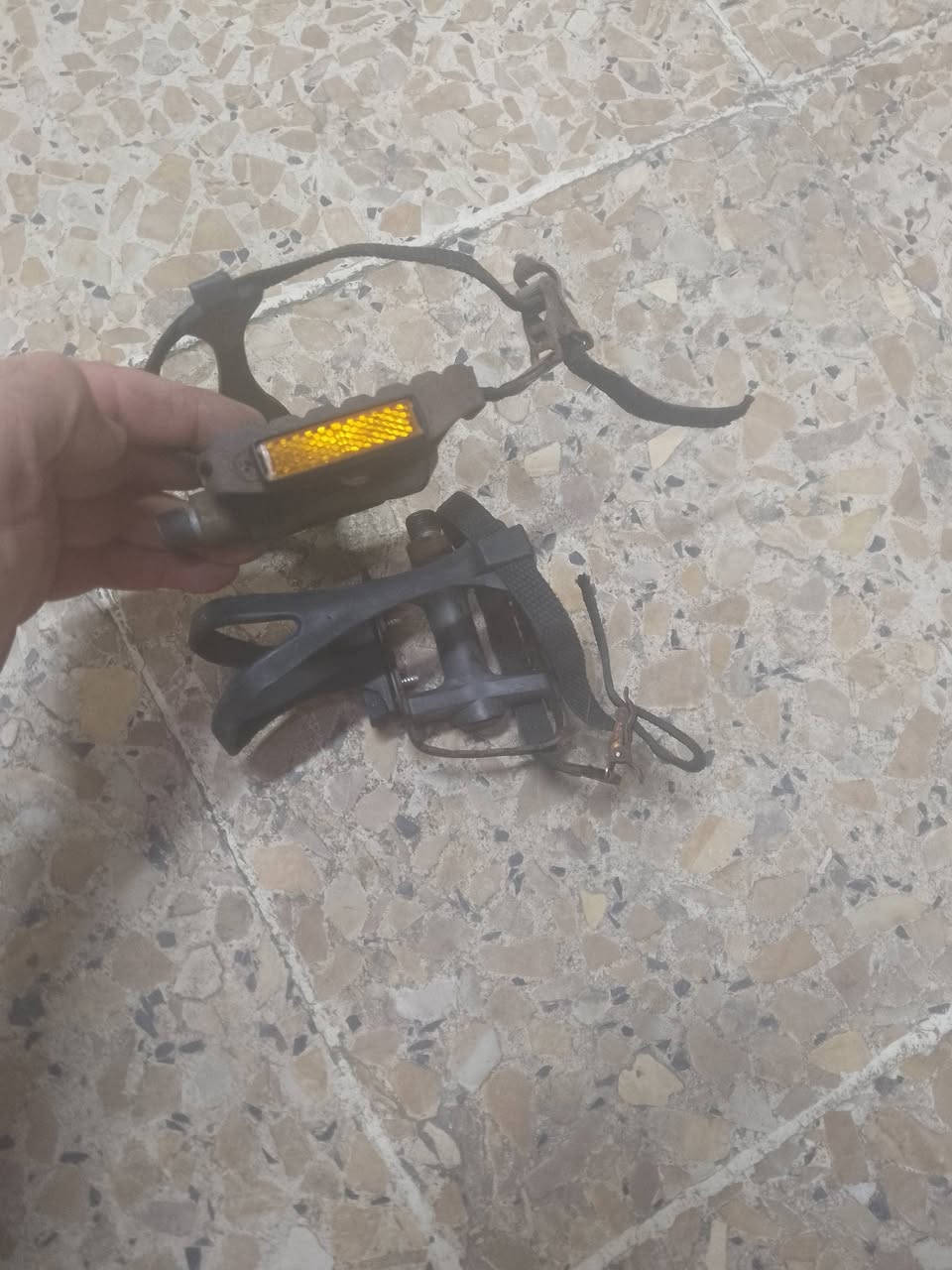 سلام عليكم بايدر أبو الاحزام باله اصليات السعر 20الف مكاني الشعب ***********
