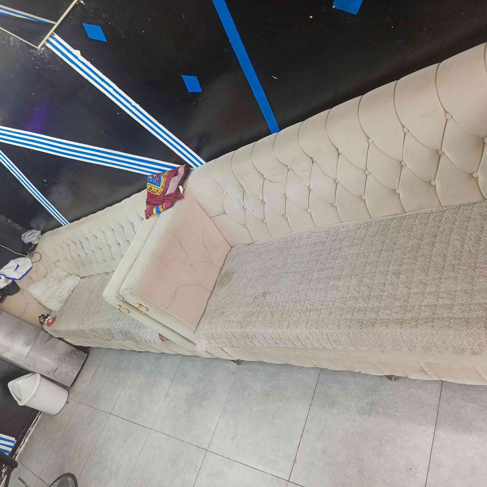 سلام عليكم اخوان محل حلاقه كامل مكمل ما بيه اي نقص  وشغله خير من الله تريد تبقه بل محل تريد اخذ غراض +جام خانه هم للبيع مكاني كركوك حي النصر سعر خاص


**إذا كنت صاحب هذا الإعلان وتريد حذفه لأي سبب، رجاءا أرسل رسالة إلى الدعم الفني**