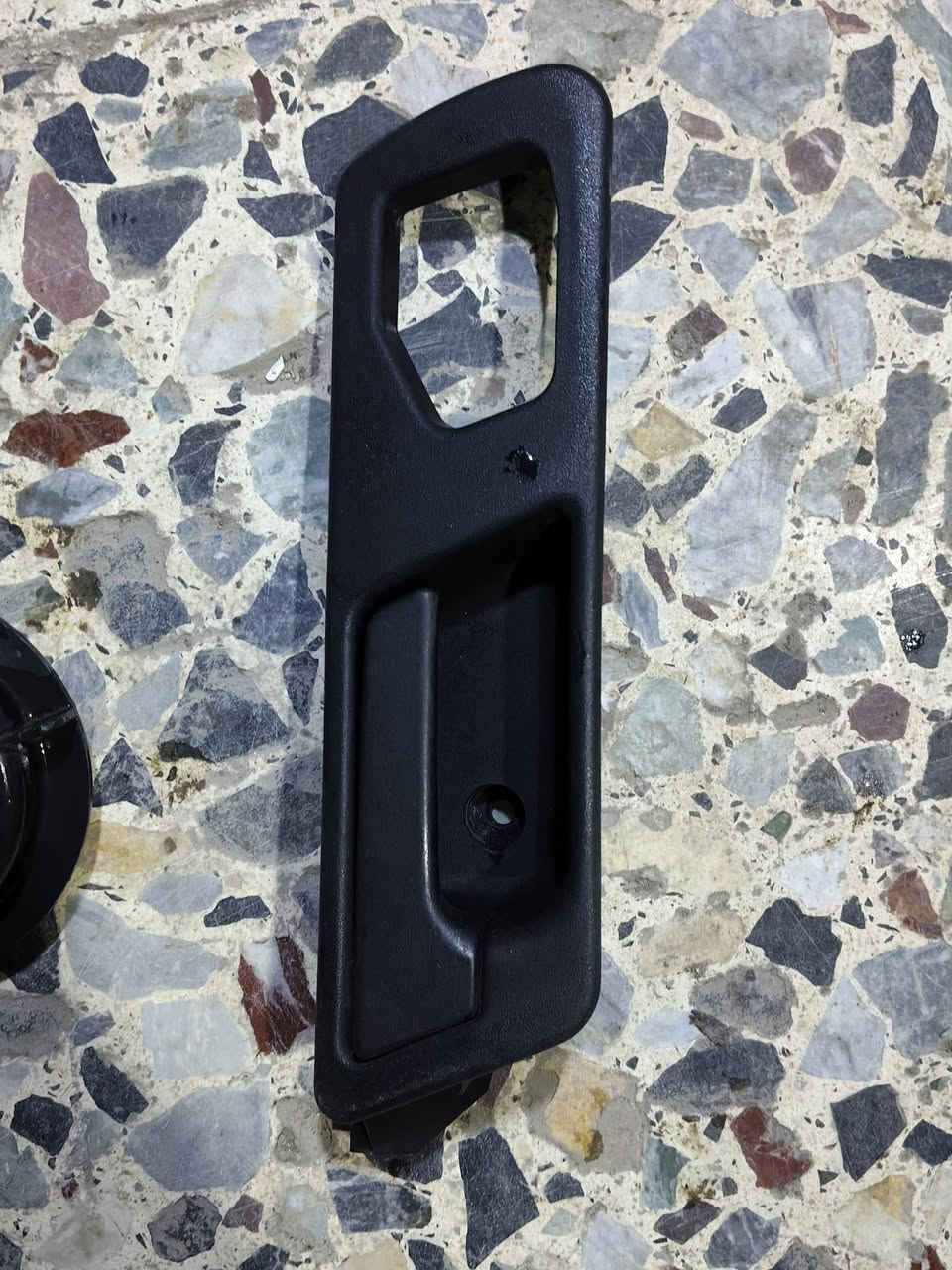 غراض مال حاويه اصليات مال BMW شنو احتاجه موجود مال حاويه اصلي ماركه وسعرنا اقل من سعر المحلات بنص  ويتوفر غراض جارجر وجميع السيارات الامريكية وسعرنا اقل بنص من اسعار المحلات وغراضنه كلها مال حراريه اصليات وناركه ساعات نوزلات حساست لايتات دك فيس كيجات عقول مسجاات سبايدرمان احبه كلشي وصلي وسعارنه نص اسعار المحلات اقل شرط وكلشي متوفر كلشي لا bmw  و للجارجرات بالسيارات الامريكي يوجد توصيل لجميع مناطق بغداد وبالعراق توصيل سريع ساعه او ساعتين بس سعر يختلف التوصيل سريع الخاص. والتوصبل العادي من يوم إلى يومين  بغداد 5 آلاف محافضات 10 آلاف مكاني بغداد الحسينية بالبداية قرب مطعم الامير على الشارع قريب كلش الشراي يجي خاص او يتصل هذا رقمي ***********
