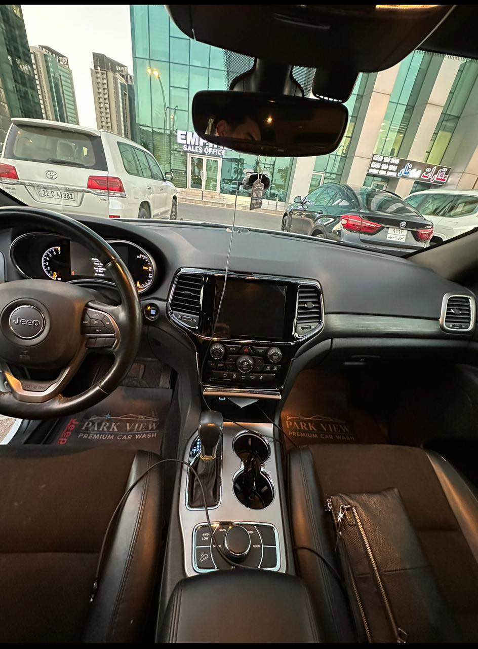 Jeep Grand Cherokee 2020 Black top
ماشية٨٤٠٠٠ كم
 تشغيل بصمة
كاميرا 
تشغيل عن بعد
 کوشنی شامۆ و جلدە/ كشنات كنتارة وجلد
صندوق كهرباء/ سندوق کارەباییە
رادار
ستيرن تدفئة / سوکان گەرم
نقطة عمياء
مكينة ٦ سلندر و ٣٦٠٠ على وضع وكالة
سيارة بها جاملغ صبغ وشوية من بونيت  بس بدون دواخل و اير باك ما طاق/ ئۆتۆمبێلەکە چاملغ و کەمێک بۆنیتی سوبغە بەس بێ ئەوەی ناوەوەی گرت بێت و 
پەرەشوتی نەتەقیوە.
نرخی 260 وەرەقە
سعرها 260 ورقة
تلفون
*********** أربيل, العراق
