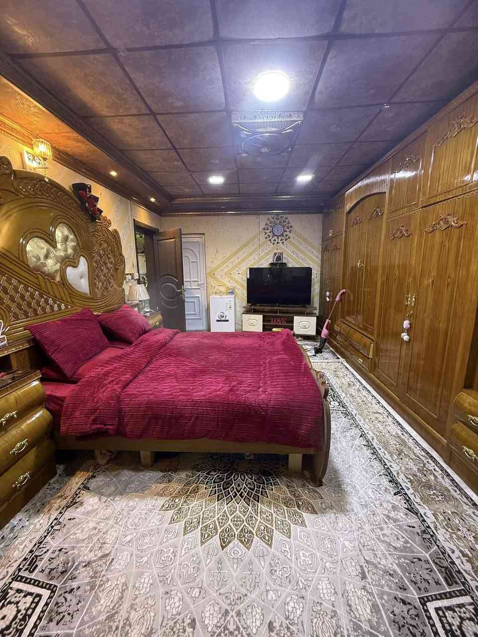 دار للبيع حي البكر مساحه 348 متر 
واقع حال 380 متر واجهه 15.20 
شارع 12 متر شروق 
طابقين 6 غرف نوم وهولين واستقبال وخدمات ومطبخ وكراج كبير وحديقه للإستفسار مراجعة المكتب او الاتصال على الأرقام التالية   عمار العبيدي   

***********

*********** واتساب

  ايمن   

 ‏‪0750 214 4093‬‏    ‏

‏‪0775 630 2993‬‏ واتساب

   اوس 

‏ ‭0770 287 3744

‏  ‬ ‭0750 219 5078‬    

ابو سند 

‭0 775 714 2899‬

عنوان المكتب حي النور سايدين دانية ماركت مقابل افران الرائد   #الرواسي_للعقار
