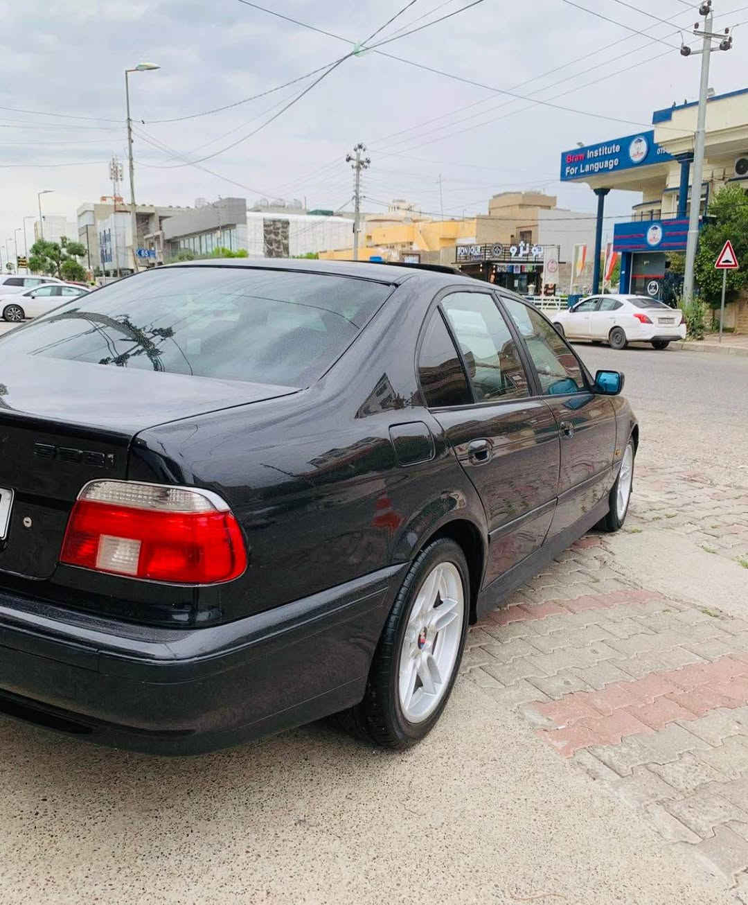 بو فروشتن 
موديلي 2000
فول ماساقاتة 
گير و مةكينة بةشةرت 
مةكينة 528
سلايت 
تةبريد بةشةرت 
شةسيدي بؤس 
كوشين جلد
ناو فورميكة 
تةلةفون 
كوشين كارةباي 
تةقةو رةقةي بةشةرت 
چوار ويلي Mبيلادي 
چوار ويلي نوية تايي نوية 
رةقةمو نوية
*********** أربيل, العراق
