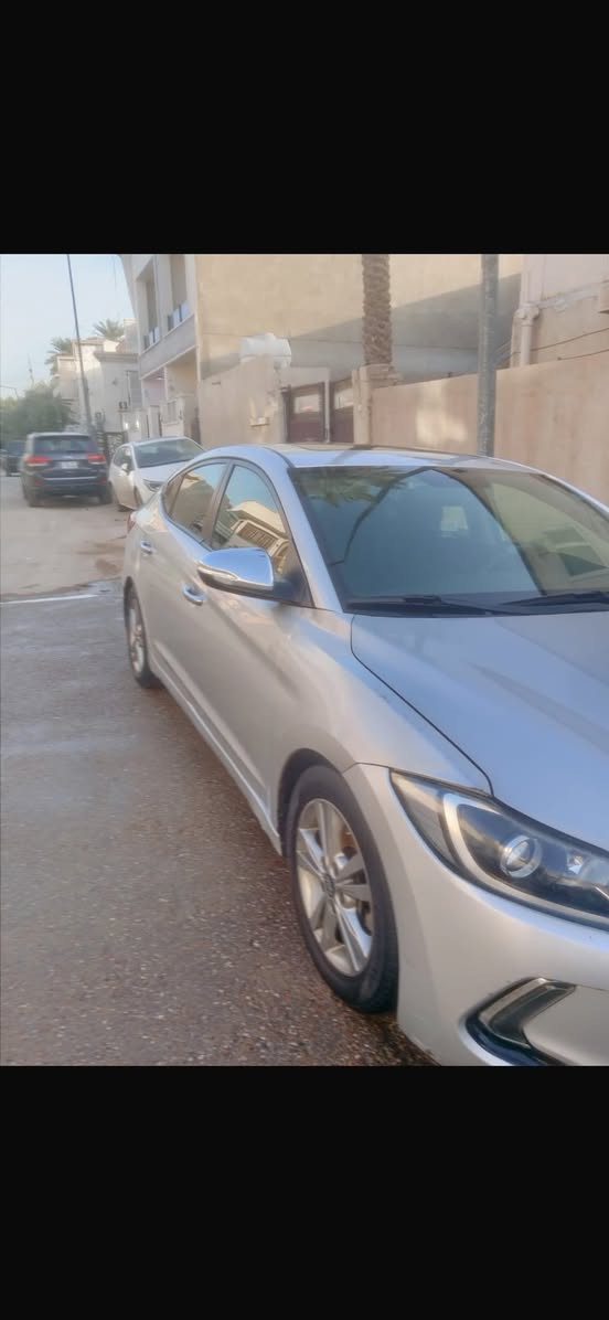 النترا 2018 امريكيه حادثهه بين البابين عكس السايق السياره فول عده الجلد ماشيه 117ألف ميل مكينه 2000 دوش بصمه تشغيل بصمه ابواب فتحه سقف صدر مكينه كير تبريد كله مكفول مكاني بغداد الرقم ***********
