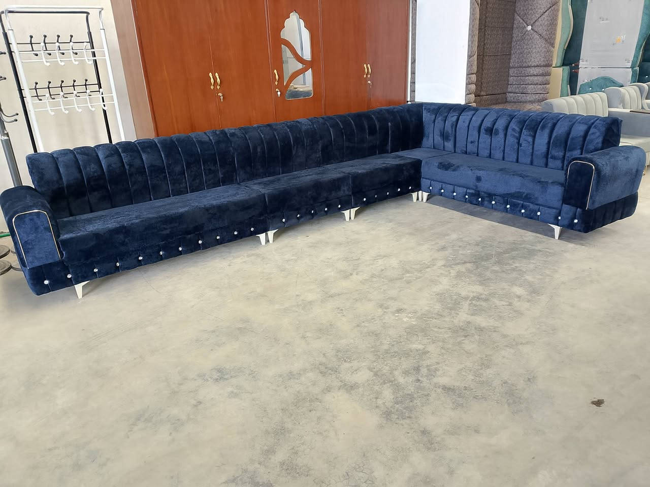 تخم وديوان باحدث الموديلات العنوان صويره شارع العام قريب محطة رضا الصالح القرب من مطعم هنداس السايد الرايح البغداد للتواصل ***********/مجمع الشمال/واهلا وسهلا
