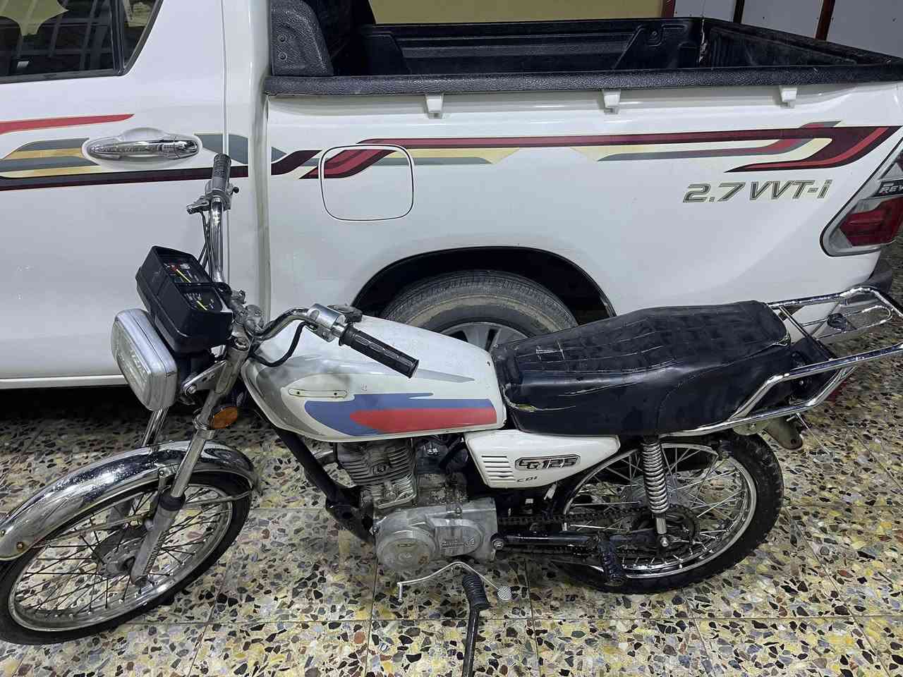 السلام عليكم كلك أربعه كير 3 دراجات دراجات حلوات ونصه جديد اكفلك من سرقه دراجات كلش نضيفات اصعد وطلع هندر واحد تريدهن كلهن 200 وبينه مجال تريد تأخذ واحده 225 قفل خاص مفتوح رقمي ***********
