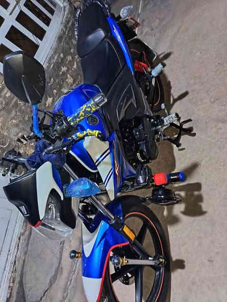 سلام عليكم ورحمة هاوجي موديل 23 مسجل بسمي صارله شهر ونص من شديته للبيع بعده ولاعبالك مستخدم كماليات ومرتب اي شي ماناقصه بس شغل وطلع السعر 19ونص مكاني زنكوره البجليب متواجد هنا وهذا رقمي *********** الله يخليكم الي مايشتري ومايفيده السعر لايجي يعامل وكسر حلال الناس
