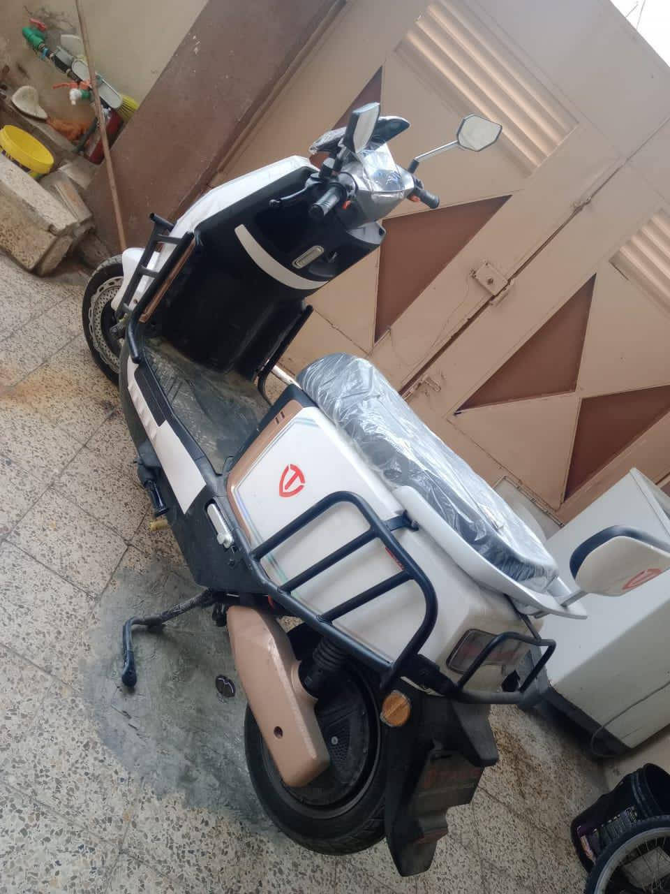 ماطور شحن مستخدم اسبوع ٦ بطاريات بيع مستعجل نضافه فول كهربائيات كلها شغاله سعر مليون و ١٠٠ وبي مجال قليل *********** غير متواجد ع فيس
