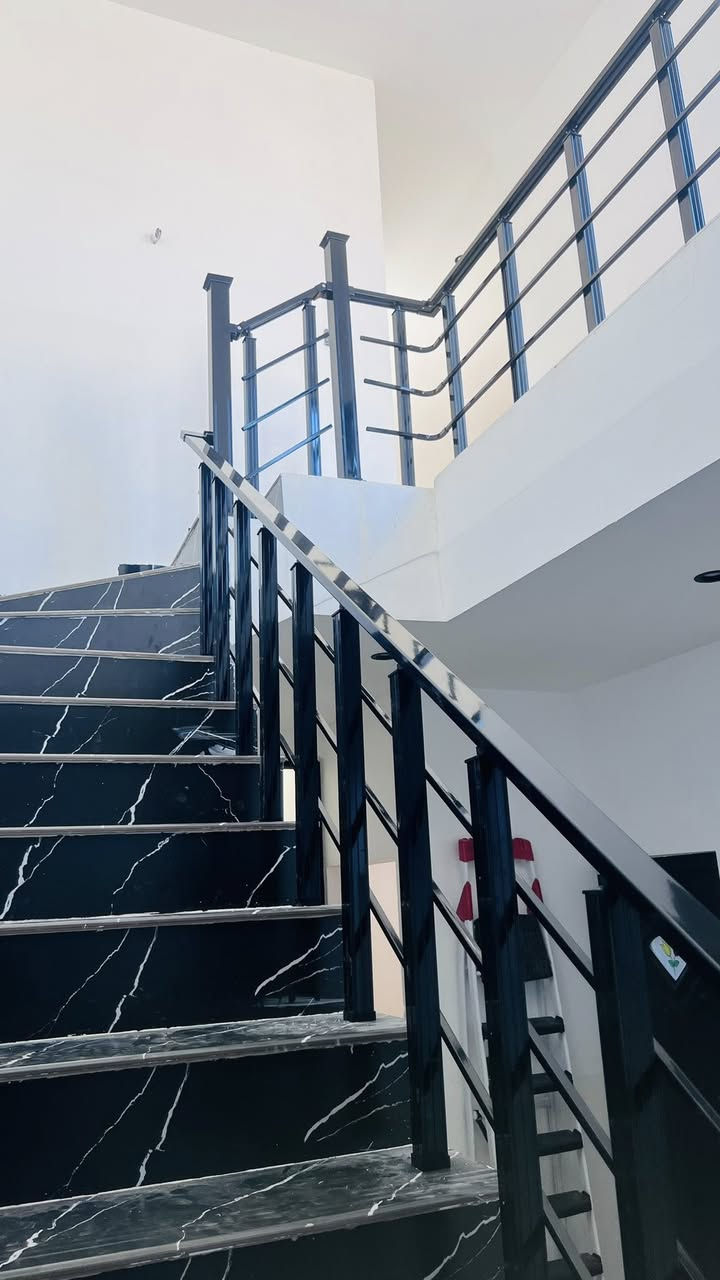 أعمالنا مستمرة ومتواصلة 😊⚒️🏠
جانب من أعمالنا  في كركوك/ الواسطي والف مبروك لأصحاب الدار🌹

تم تجهيز المنزل بمحجر درج  بوري مربع مواد تركية💯💯
❎السعر مناسب جدا

❎يتميز بالمتانة

❎مقاومة عالية ضد الصدأ

متوفر لدينا كل أنواع المحجرات بكافة الألوان والأشكال 
مربع ودائري وكذلك الجام والملكي والحديد كلاسك 
دقة وضمان في العمل والمواد
الأسعار مناسبة جداً وتنافسية. وبنظامي القسط والنقد

شعارنا الدقة والأتقان في العمل💪

للأستفسار

***********

 *********** واتساب
