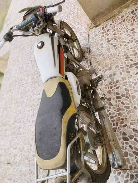 سلام عليكم 
ماطور جني للبيع 
موديل 18 
تايرات جدد / كهربائياتو شغاله 
دبلات شغاله سلف هندر باتري جديد بس كشنو والجاملق عايزهن تبديل 

ملاحظة اا. الماطور كايم محركو ماعيزو بس تجفيت 
السعر ( 225 ) وبي مجال للشراي اتصل وتدلل 

(***********) العنوان الدناديش قرية البرغليه
