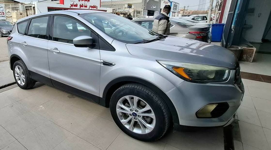 اعادة نشر سبب عدم الاتفاق
اخوان سياره معروضه نقد مو للقسط

للبيع بالنقد فقط 
فورد ايسكيب 2017 
امريكي .. 
محرك .. شرط
كيرتوماتيك .. شرط
ماشيه 170k ..
سنويه 2029 ..
طخم اطارات جديد ..
بيها طخه بسيطه قبغ صندوك
بدون داخل ..
وشبر باب خلف السايق ..
سعر 105$.. 
مكان السياره موصل .. 
مكلف بالنشر .
سياره مو اليا معروضه يمي ابيعها اخذ عموله بعد الاتفاق من طرفين
للإستفسار الاتصال على الأرقام التاليه
***********
***********
*********** واتساب
