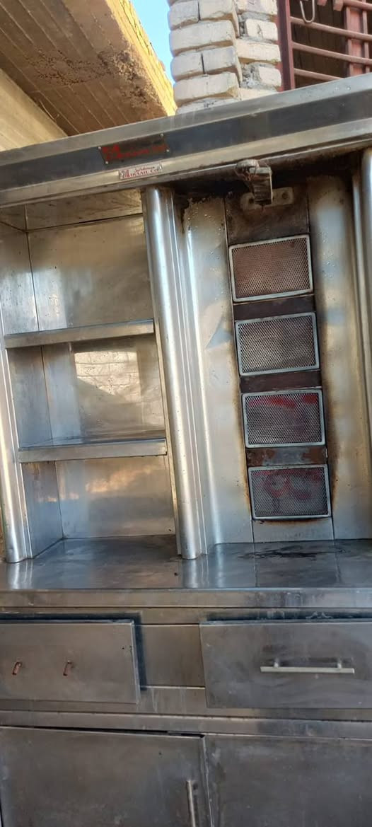 سلام عليكم شوايه كص تك اربع عيون هيه وميزهه كامله مكمله العنوان ناصريه سوق الشيوخ الشوايه جاهزه شد الغاز واشتغل
هاتف ***********
