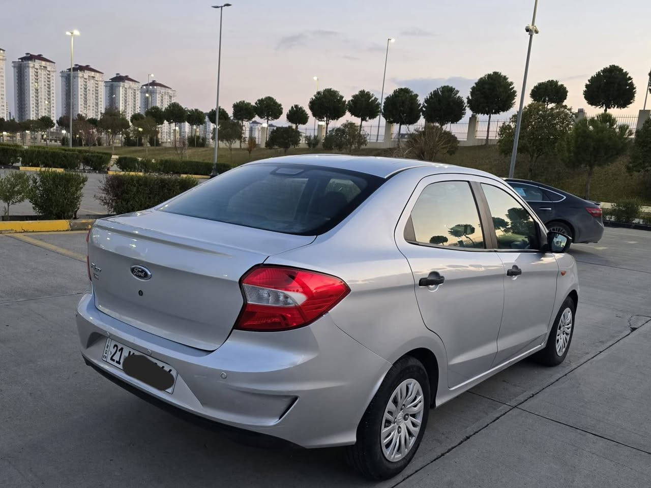 فورت فيگۆ 2019 بى بوياخ گيرو مه كينه به شه رت 101 هه زار روشتوه بێ نوقسانى هه مو گيانى به شه رت.
نرخی / 85 گەڵا

 *********** السليمانية, العراق
